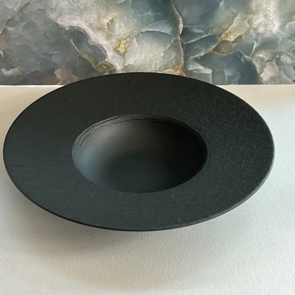 Villeroy & Boch Manufacture Rock Pasta Plate 11 x 2" Black Porcelain Germany
